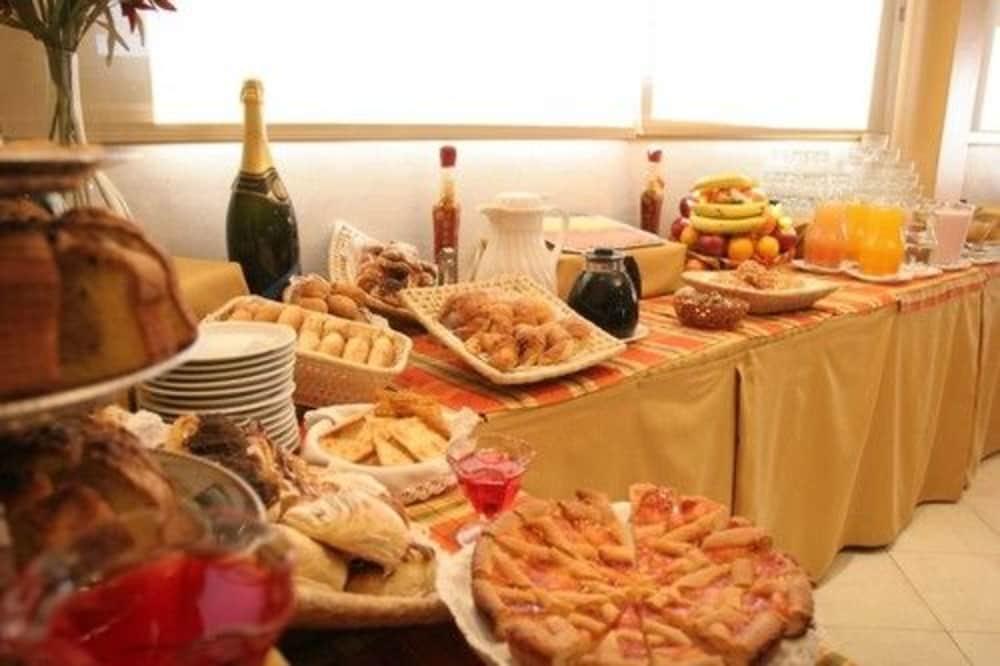 Ritz Hotel Mendoza Luaran gambar